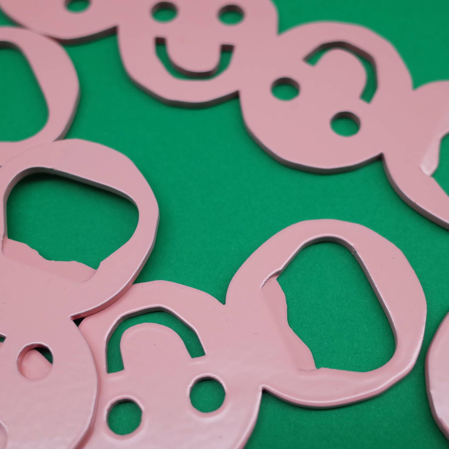 Cheersie Bottle Opener in Pink