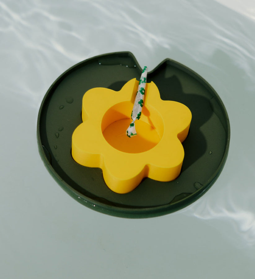 Floating Ashtray in Lilac