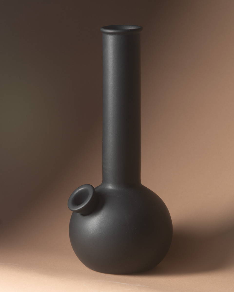 Chongo Smoking Vase in Charcoal Black